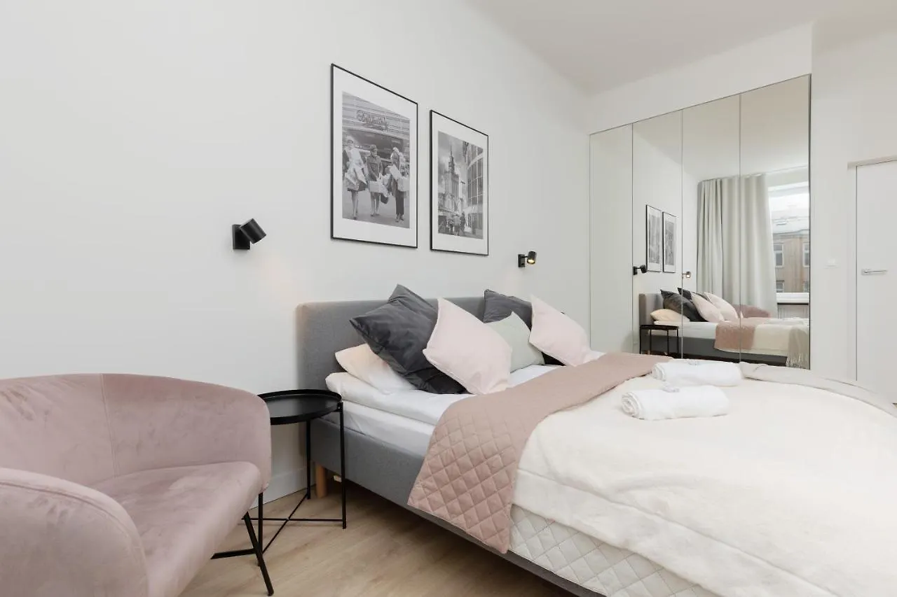 Spacious Apartment With Panoramic View Of Warsaw By Noclegi Renters