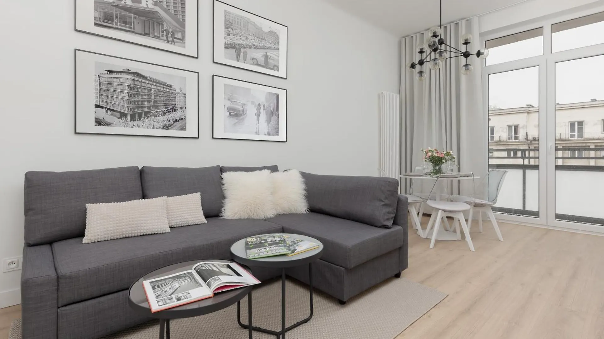 Spacious Apartment With Panoramic View Of Warsaw By Noclegi Renters